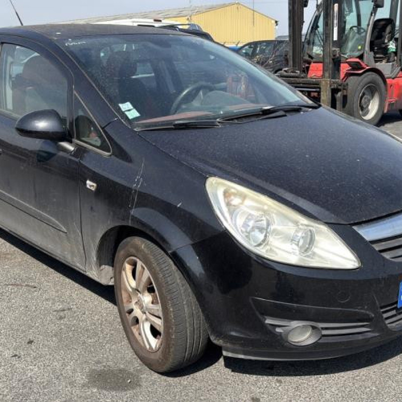 Feu arriere stop central OPEL CORSA D Photo n°6