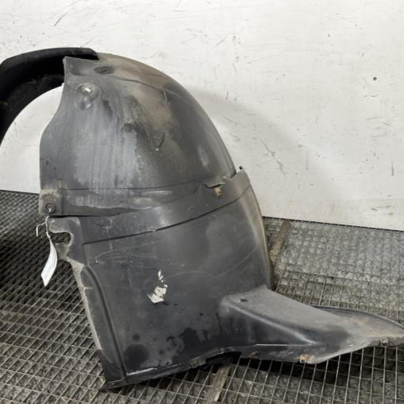 Pare boue avant gauche VOLKSWAGEN GOLF 5 Photo n°3