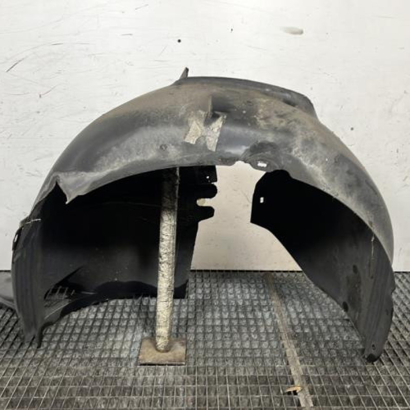 Pare boue avant gauche VOLKSWAGEN GOLF 5 Photo n°4