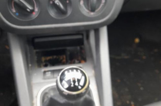 Pare boue avant gauche VOLKSWAGEN GOLF 5