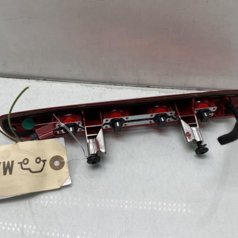 Feu arriere stop central PEUGEOT 208 1 Photo n°2