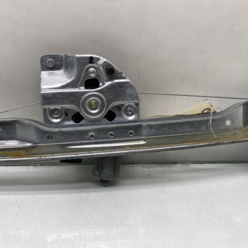 Leve vitre electrique avant gauche PEUGEOT 208 1 Photo n°1