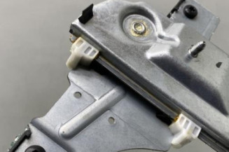 Leve vitre electrique avant gauche PEUGEOT 208 1