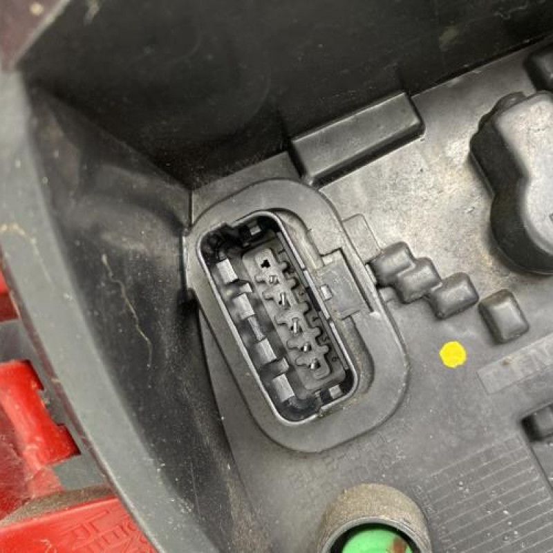 Feu arriere principal droit (feux) RENAULT CLIO 3 Photo n°4