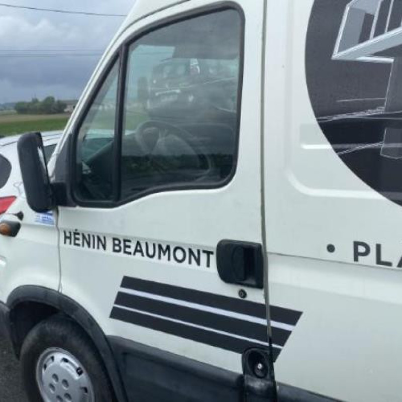 Serrure de porte de coffre droite IVECO DAILY 3 Photo n°19