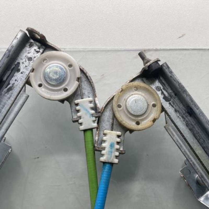 Leve vitre electrique avant gauche CITROEN JUMPY 2 Photo n°8