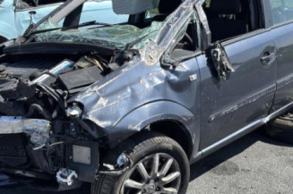 Feu arriere stop central OPEL ZAFIRA B