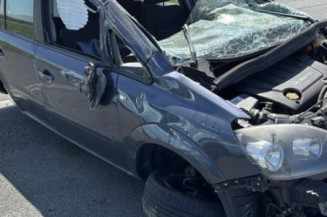 Feu arriere stop central OPEL ZAFIRA B