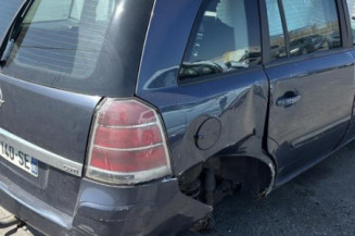 Feu arriere stop central OPEL ZAFIRA B