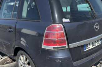 Feu arriere stop central OPEL ZAFIRA B