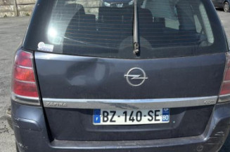 Feu arriere stop central OPEL ZAFIRA B