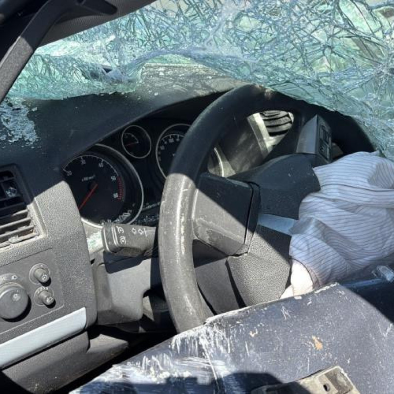 Feu arriere stop central OPEL ZAFIRA B Photo n°15