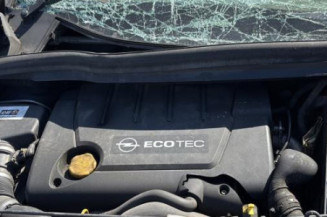 Feu arriere stop central OPEL ZAFIRA B