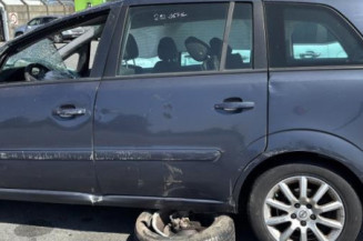 Feu arriere stop central OPEL ZAFIRA B