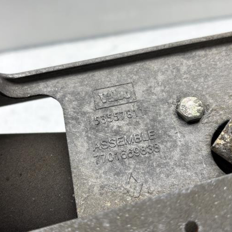 Moteur essuie glace avant RENAULT TWINGO 1 Photo n°3