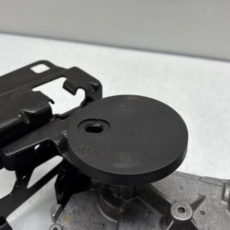 Moteur essuie glace arriere BMW SERIE 3 E91 Photo n°2