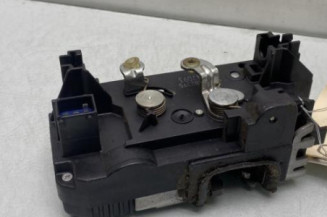 Serrure de porte de coffre gauche RENAULT TRAFIC 2