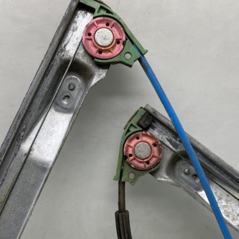 Leve vitre electrique avant gauche CITROEN C2 Photo n°4