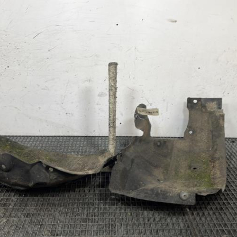 Pare boue avant gauche RENAULT SCENIC 3 Photo n°1