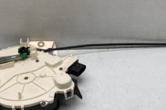 Serrure de porte de coffre gauche OPEL VIVARO 3 Photo n°1