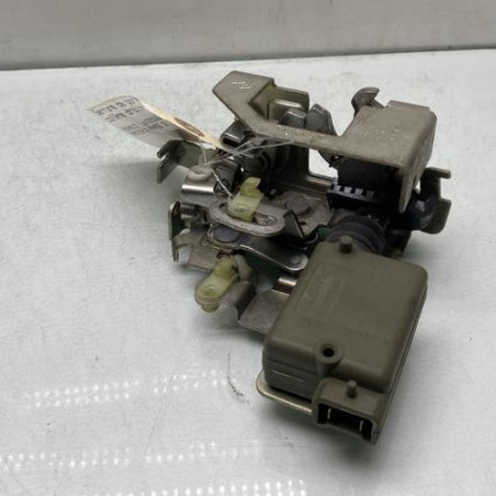 Serrure de porte de coffre droite RENAULT MASTER 2