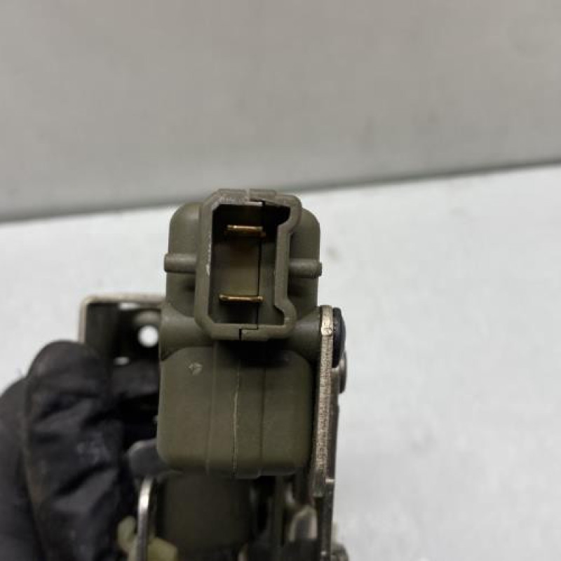 Serrure de porte de coffre droite RENAULT MASTER 2 Photo n°3