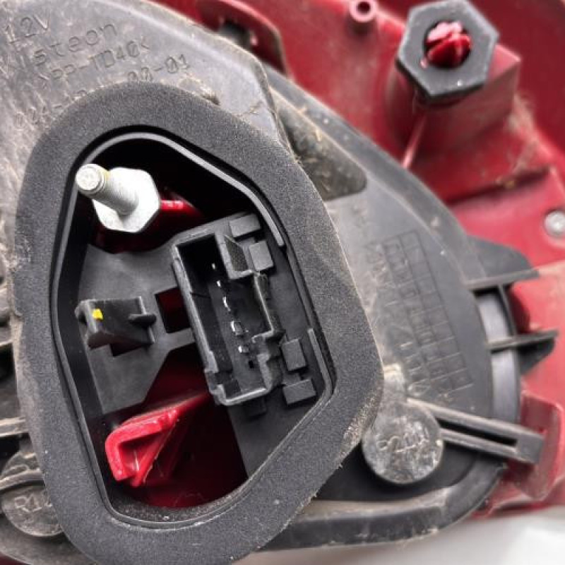 Feu arriere principal droit (feux) PEUGEOT 208 1 Photo n°3