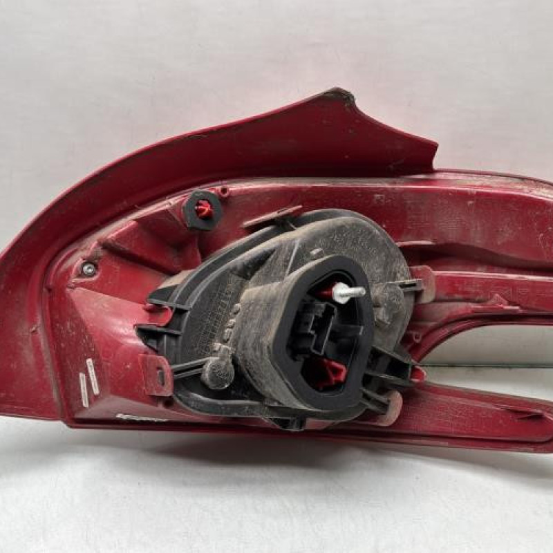 Feu arriere principal gauche (feux) PEUGEOT 208 1 Photo n°2