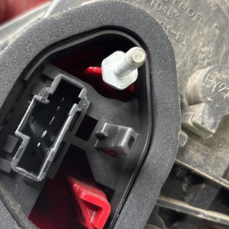 Feu arriere principal gauche (feux) PEUGEOT 208 1 Photo n°3