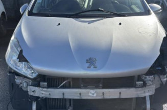 Feu arriere stop central PEUGEOT 208 1