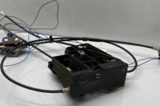 Serrure de porte de coffre droite MERCEDES VITO 639