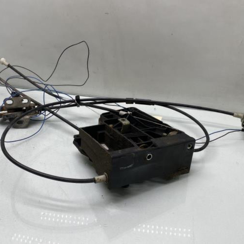 Serrure de porte de coffre droite MERCEDES VITO 639 Photo n°2