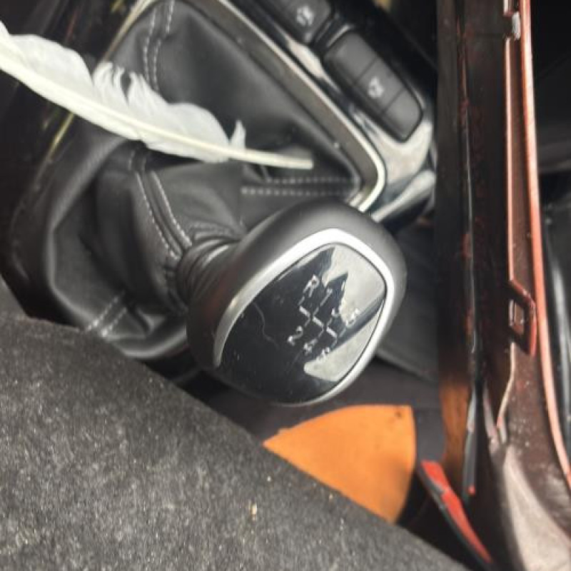 Ecran GPS OPEL CORSA F Photo n°16