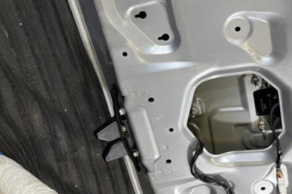 Malle/Hayon arriere NISSAN PRIMERA 4