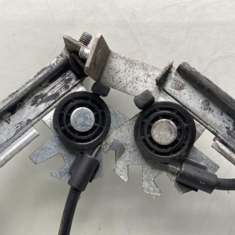 Leve vitre electrique avant gauche PEUGEOT 206 Photo n°4