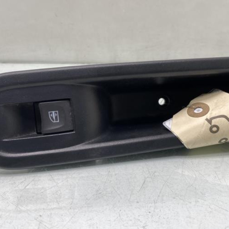 Interrupteur de leve vitre avant droit RENAULT TWINGO 3 Photo n°1