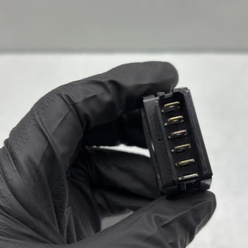 Interrupteur de leve vitre avant droit RENAULT CLIO 1 Photo n°2