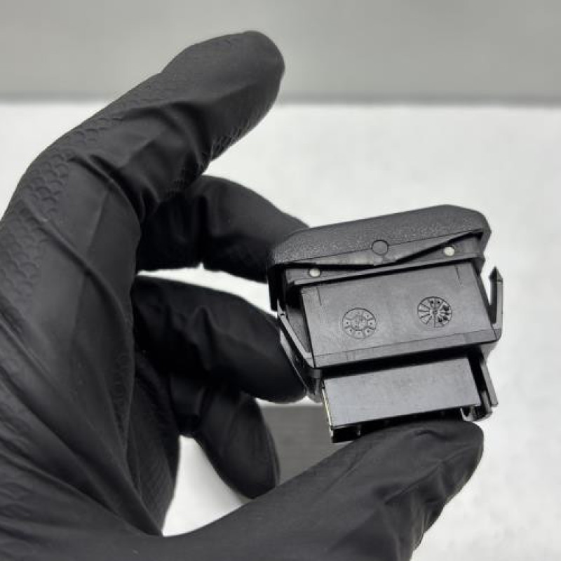 Interrupteur de leve vitre avant droit RENAULT CLIO 1 Photo n°4