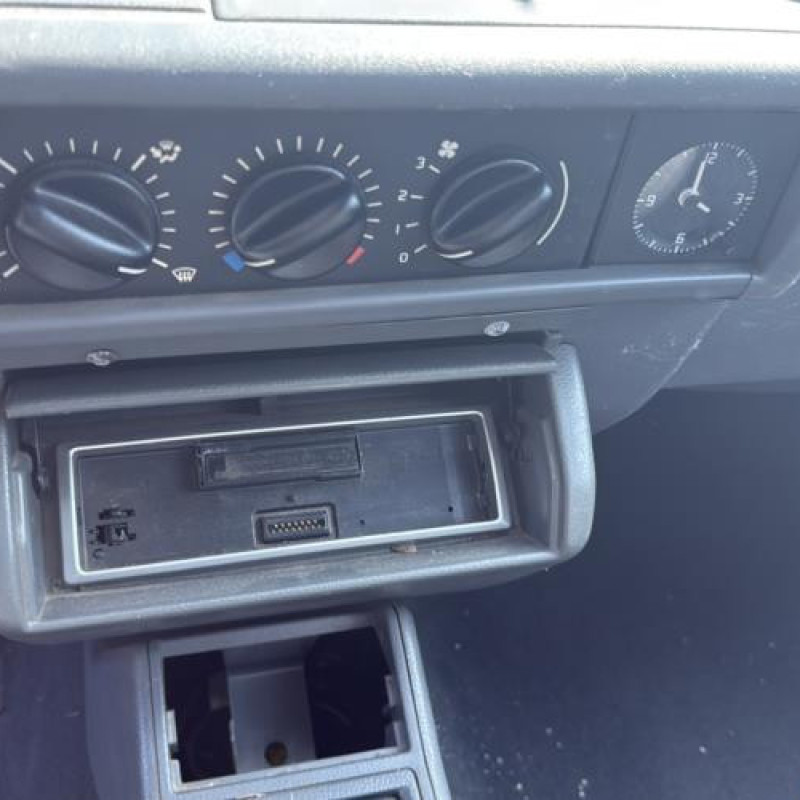 Interrupteur de leve vitre avant droit RENAULT CLIO 1 Photo n°18