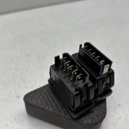 Interrupteur de leve vitre avant gauche RENAULT CLIO 1