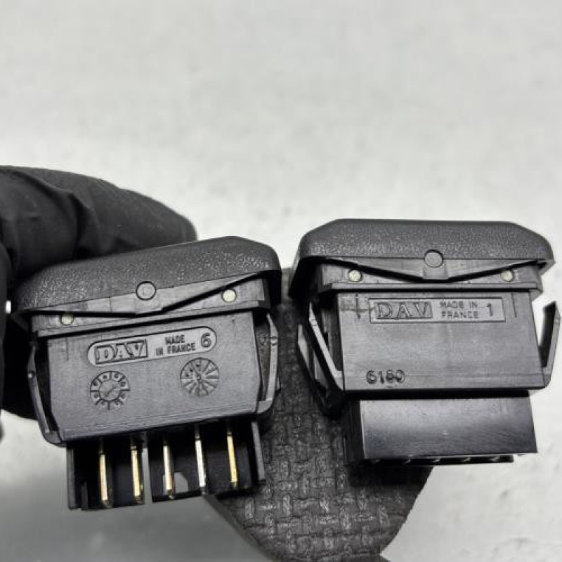 Interrupteur de leve vitre avant gauche RENAULT CLIO 1 Photo n°3