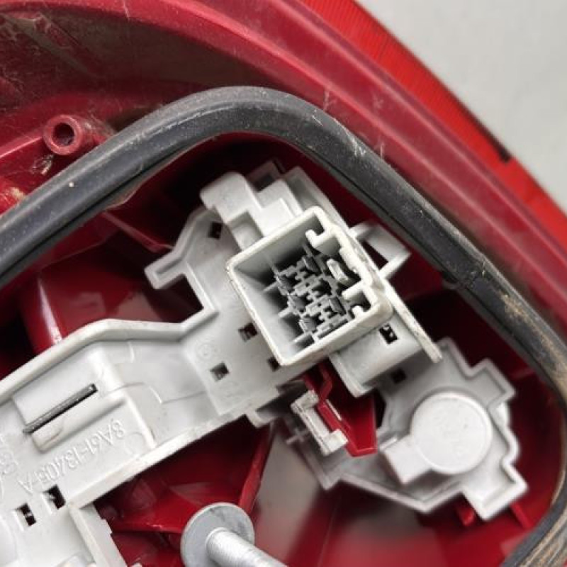 Feu arriere principal gauche (feux) FORD FIESTA 6 Photo n°3