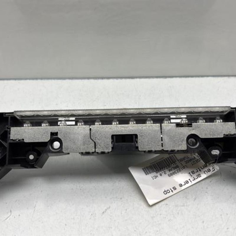 Feu arriere stop central PEUGEOT 407 Photo n°3