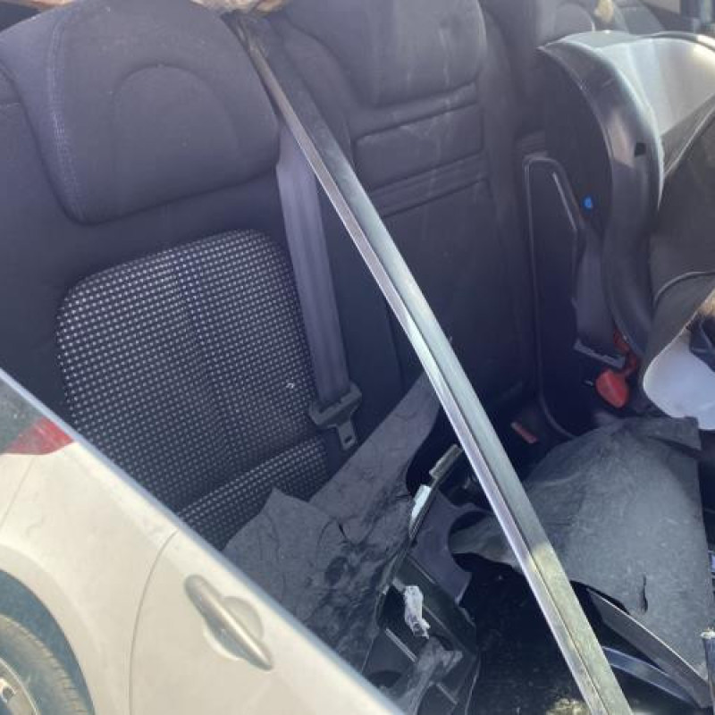 Feu arriere stop central PEUGEOT 407 Photo n°7