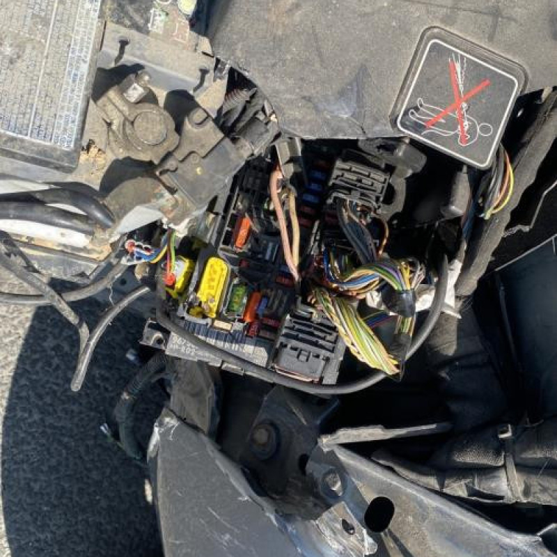 Feu arriere stop central PEUGEOT 407 Photo n°17