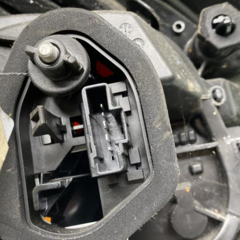 Feu arriere principal droit (feux) PEUGEOT 208 1 Photo n°3