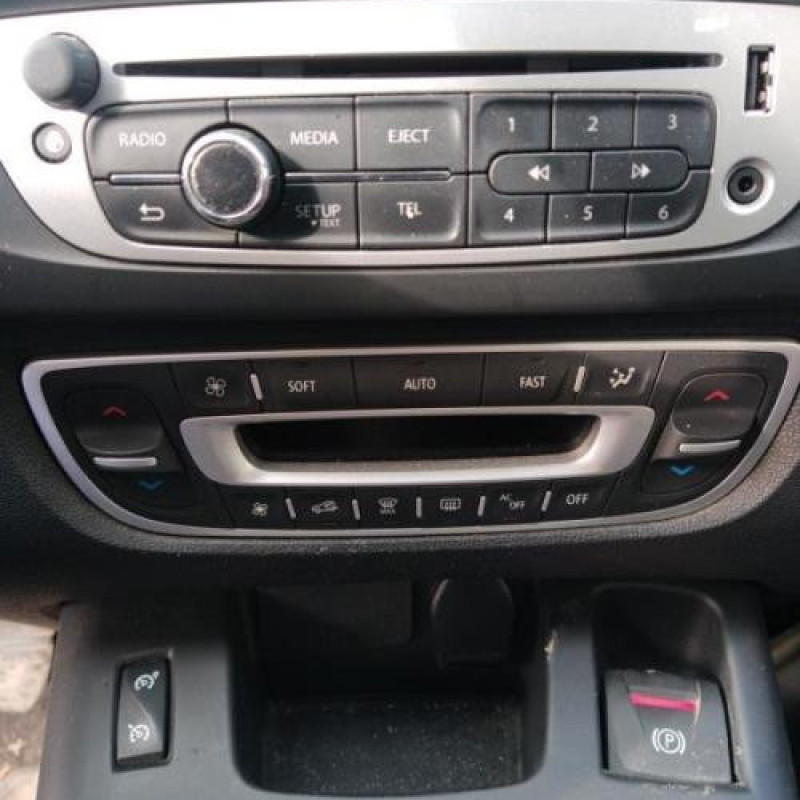 Poignee porte avant droit RENAULT SCENIC 3 Photo n°8