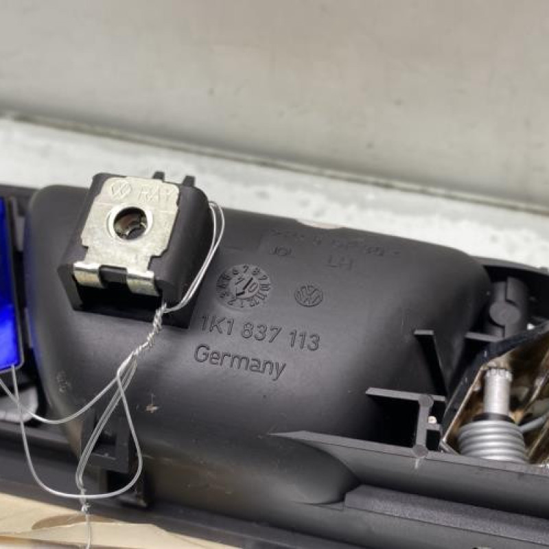 Poignee interieur avant gauche VOLKSWAGEN GOLF 5 Photo n°4