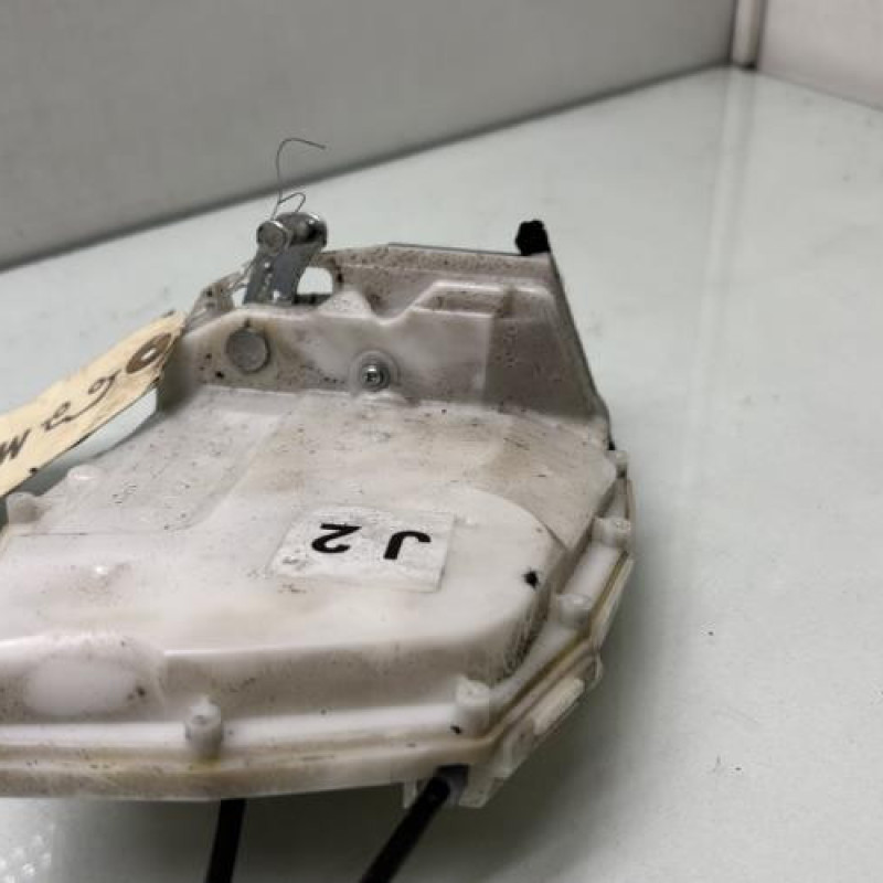 Serrure arriere droit SUZUKI SWIFT 3 Photo n°2