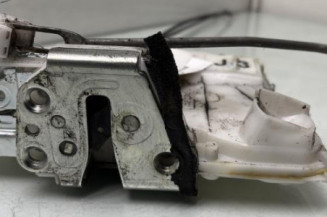 Serrure avant gauche SUZUKI SWIFT 3 Photo n°1